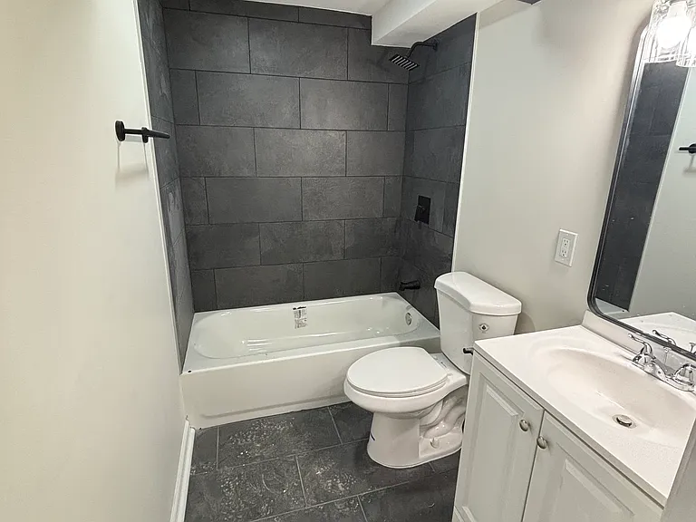 1368 Waite St — Photo 11