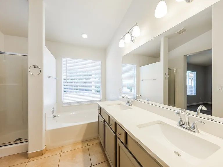 1419 W Villa Theresa Dr — Photo 12