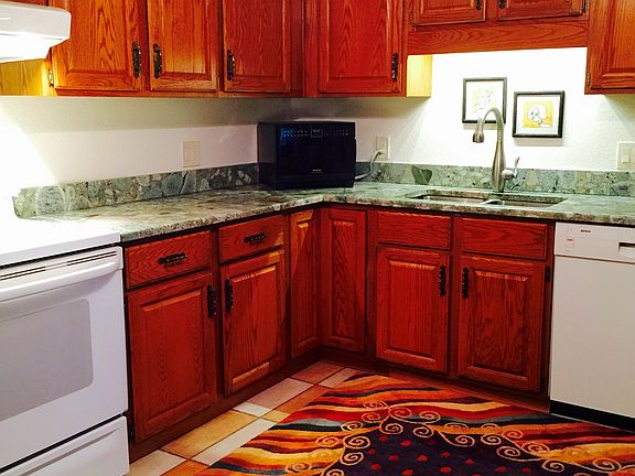4th image of 136 Lincoln Cir