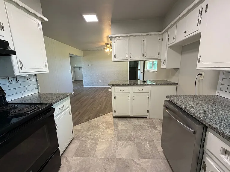 5150 W Camp Dr — Photo 9