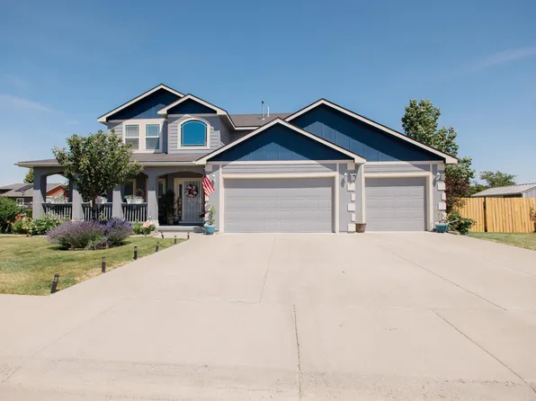460 NE Greystone Loop, Mountain Home, ID 83647