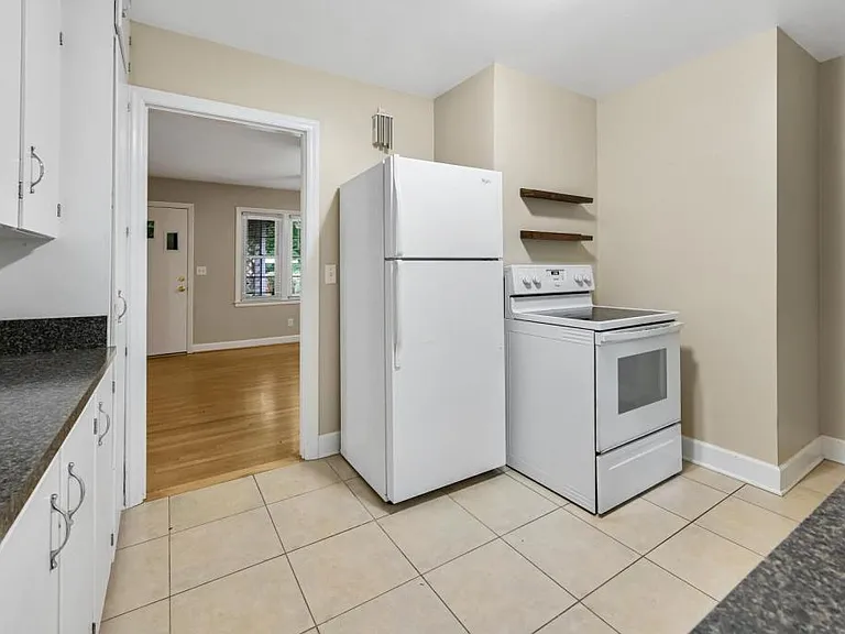 292 White Pine Dr — Photo 10