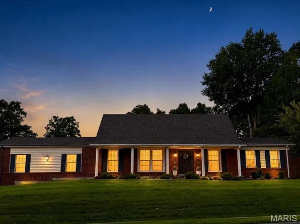 821 S Sappington Rd, Saint Louis, MO 63126