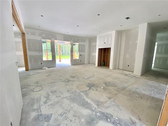 2nd image of 298 Belmont Cir
