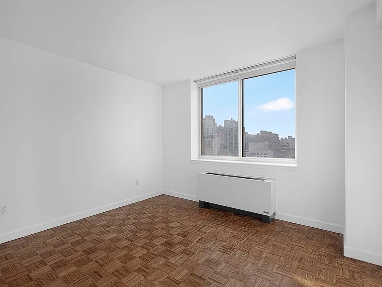 420 W 42nd St #19G — Photo 3