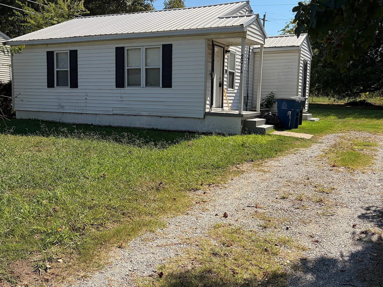 2 bed, 800 sqft, $1,060 — Photo 1