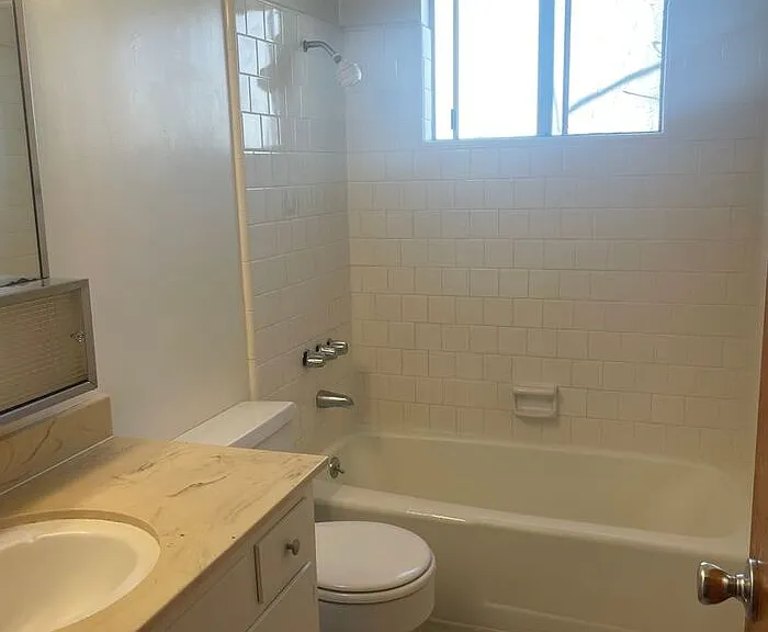 2034 Bath St #5 — Photo 10