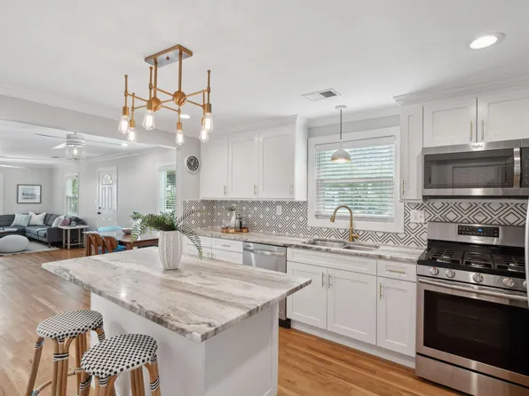 14 Paula Dr, Charleston, SC 29407