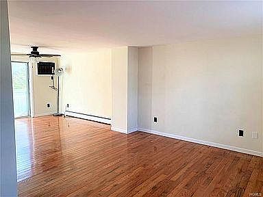 2nd image of 7 Estate Dr