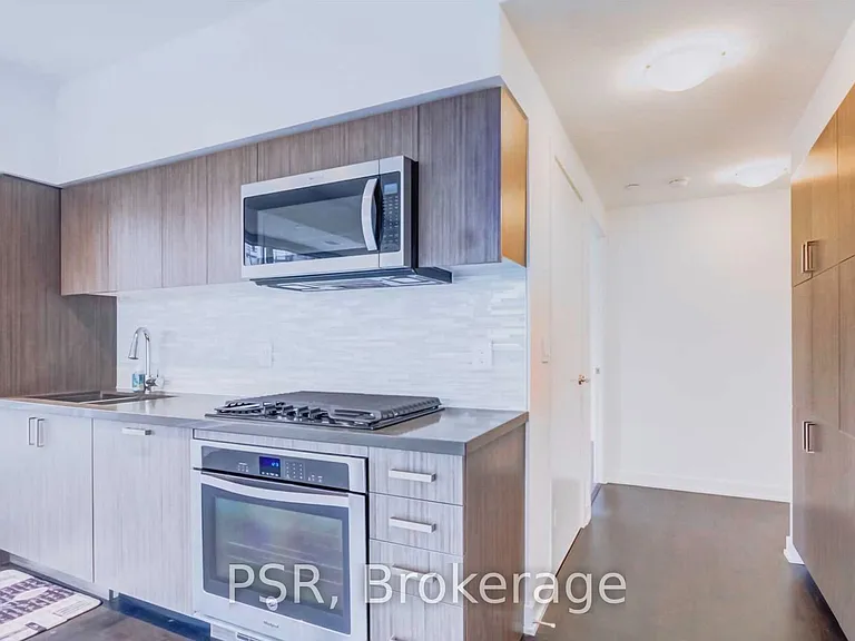 501 Saint Clair Ave W #1011 — Photo 2