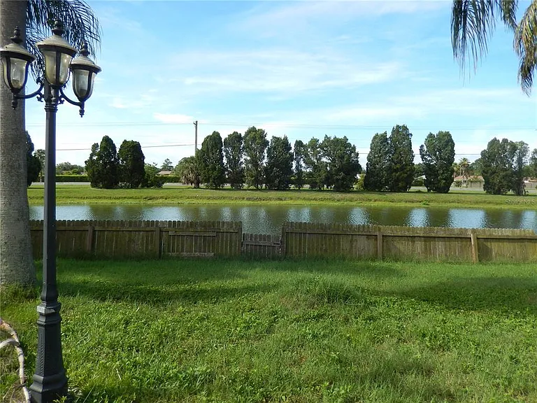 817 Frankford Dr — Photo 11