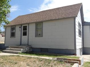606 W 3rd St, Trenton, NE 69044