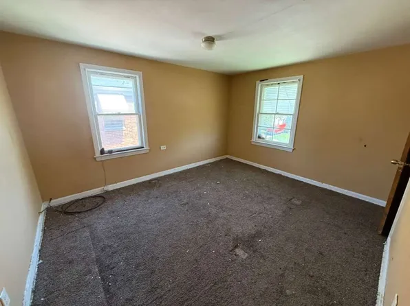 5470 Hollywood Ave, Maple Heights, OH 44137