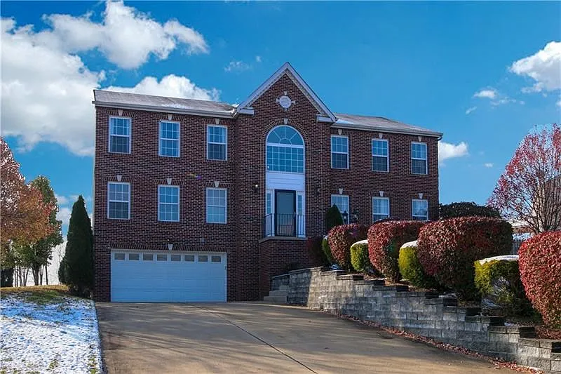 225 Dogwood Cir photo 1