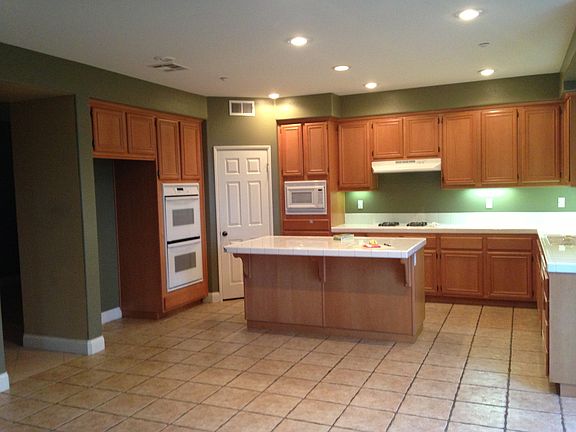 4th image of 6039 Medinah St