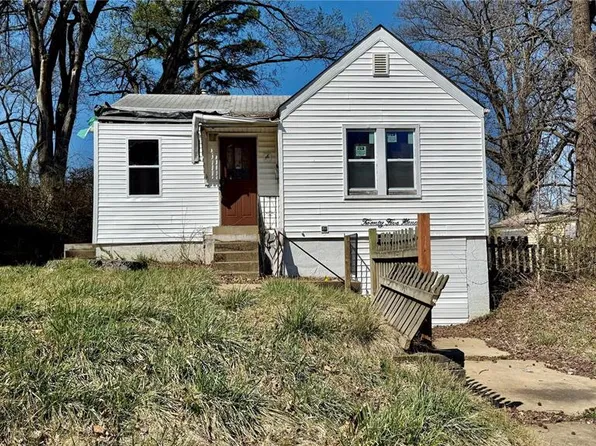 2500 Tyrell Dr, Saint Louis, MO 63136