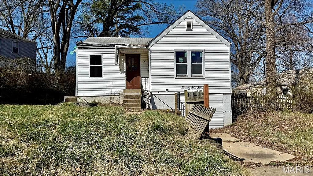 2500 Tyrell Dr photo 1