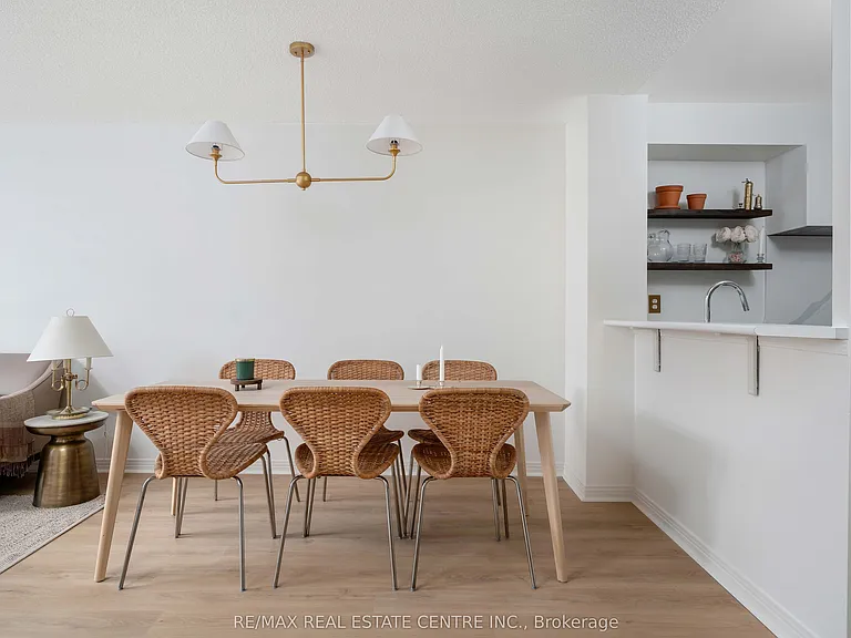942 Yonge St #616 — Photo 8