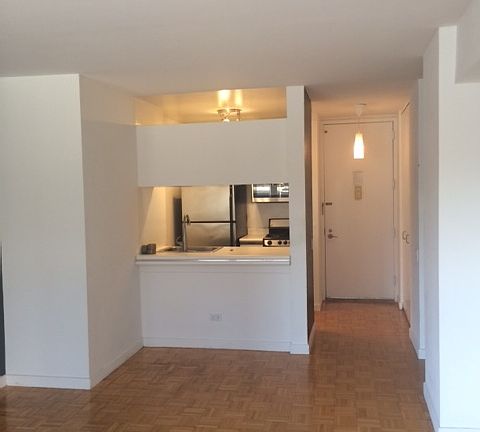 5th image of 500 W 43rd St APT 4D