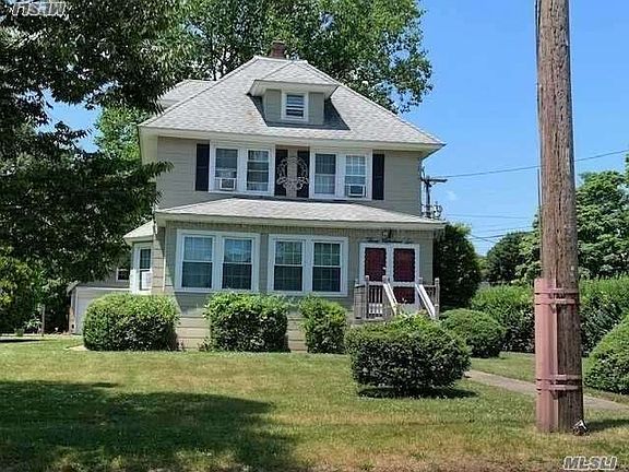 2nd image of 306 Bayview Ave