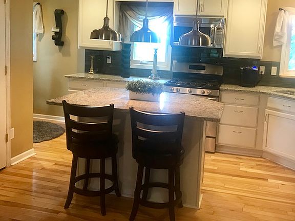 2nd image of 27965 Lavonne Ave