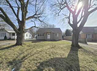 1044 Kusterer Dr NW, Grand Rapids, MI 49534