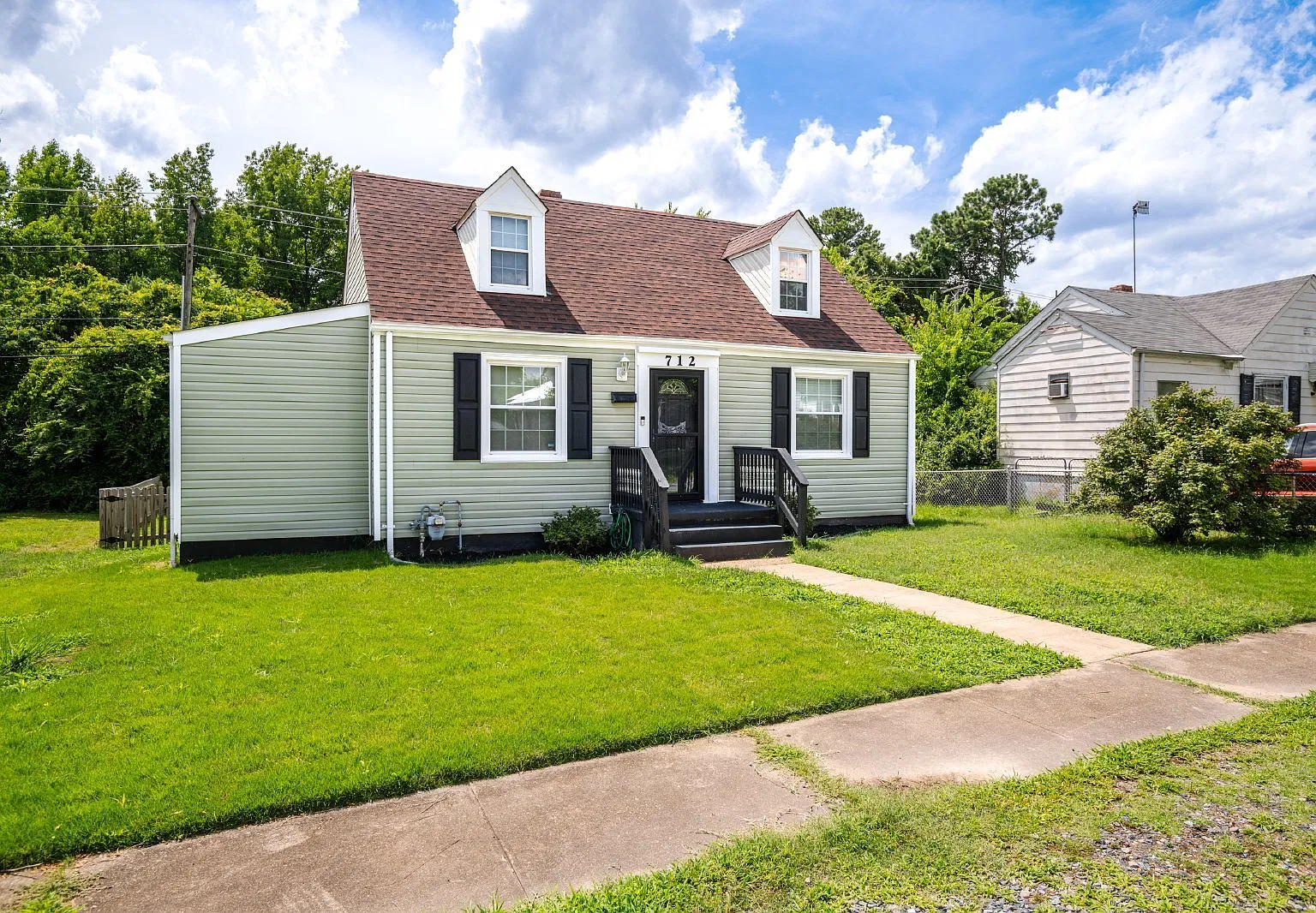 712 Hill Top Drive — Photo 2