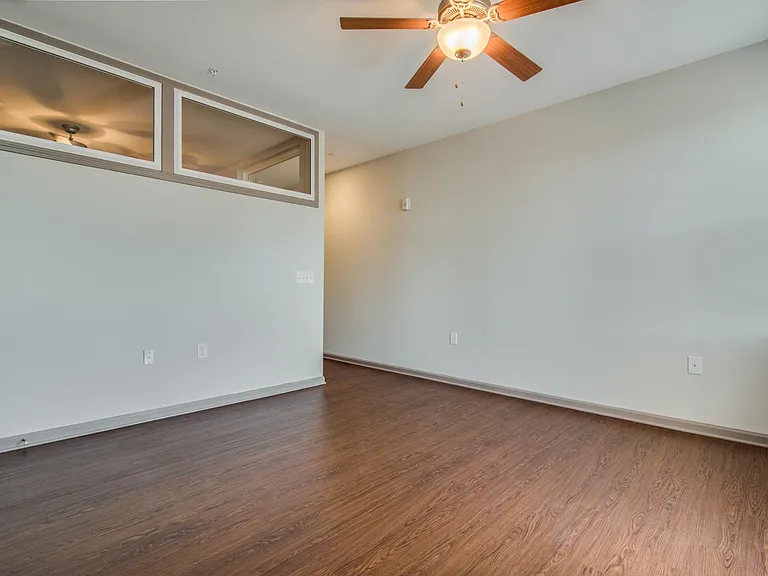 Marvel Apartments — Photo 32