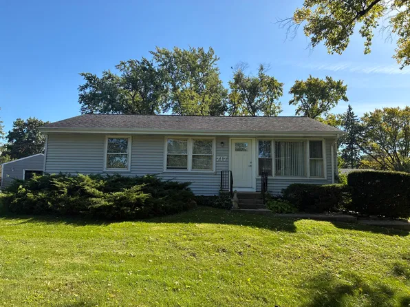 717 Riedy Rd, Lisle, IL 60532