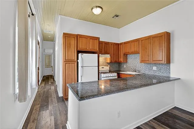 1730 Joliet St — Photo 6