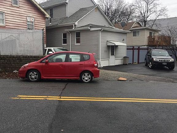 5th image of 14 Patricia Ln