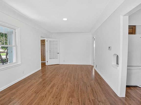 3rd image of 1115 W 10th St