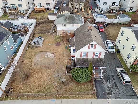 2nd image of 165 Gurnee Avenue
