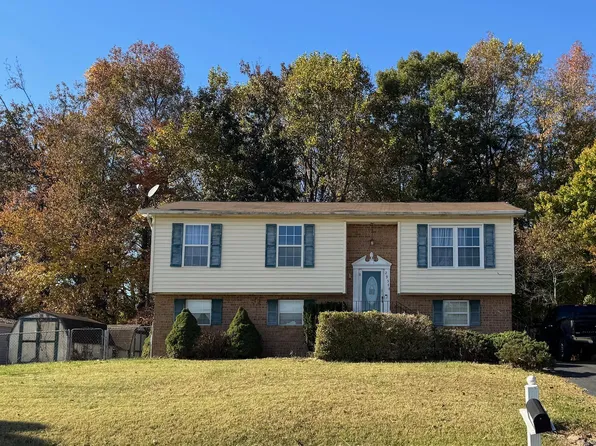 29544 Arlington Ct, Mechanicsville, MD 20659