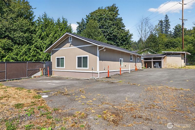5th image of 18701 Ave Snohomish