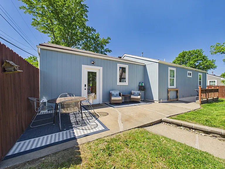 8408 E 47th Ter — Photo 11