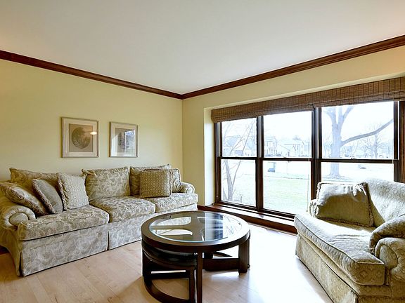 4th image of 437 Deanna Dr