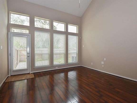 5th image of 8811 Silent Willow Ln