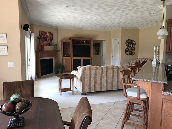 5th image of 1212 Wheatfield Dr
