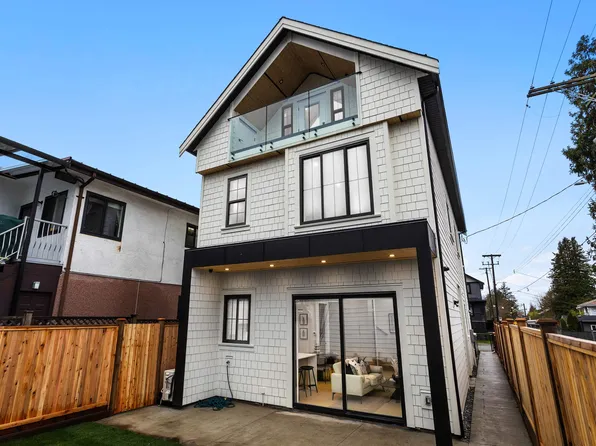 5306 Culloden St #2, Vancouver, BC V5W 3R6
