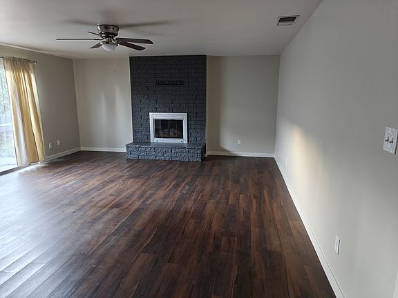 5th image of 3736 Poe St