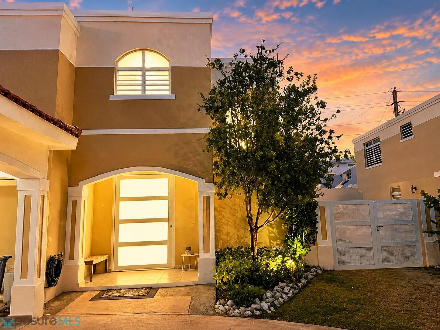 4 bed, 3.0 bath, 2700 sqft, $3,900 — Photo 4