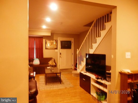 2nd image of 3327 Elbert St