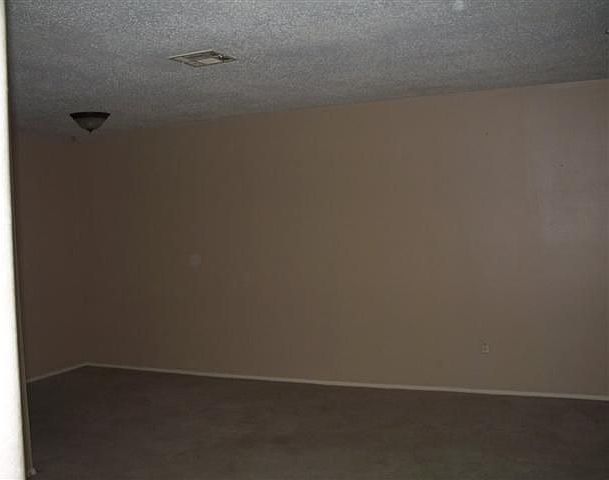 2nd image of 524 Kipling Dr