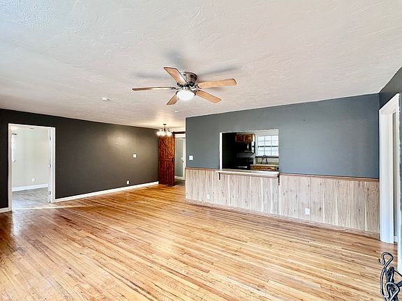 4th image of 276 NW Burk Ave