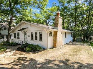 15 Geneva Ln, Fontana, WI 53125