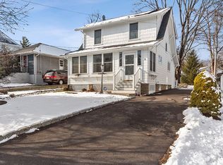 6 Mid Oaks St, Monroe, NY 10950
