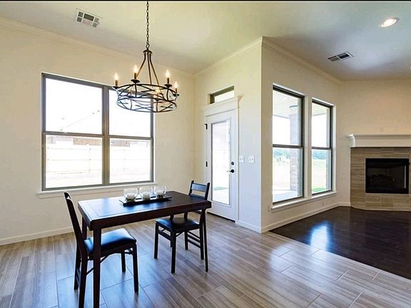 3rd image of 2505 Langley Ct