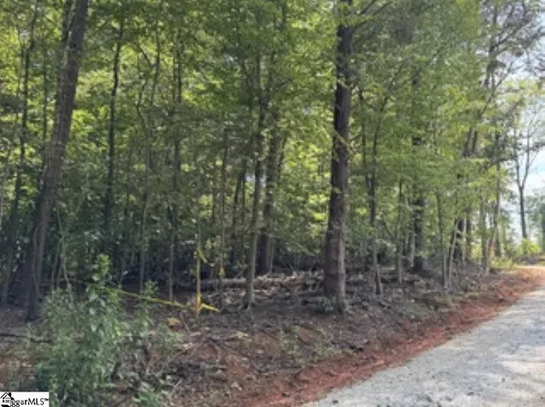 106 N Silver Lake Dr, Taylors, SC 29687