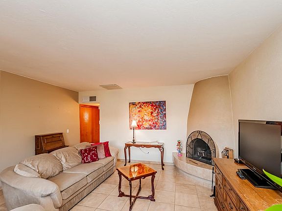 4th image of 3302 E Delma Dr